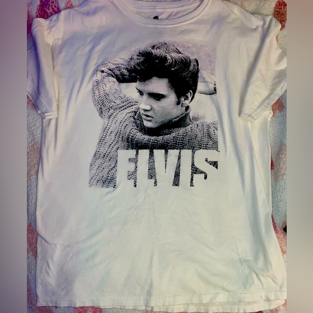 Legendary Elvis Presley Tshirt (sz Lg)